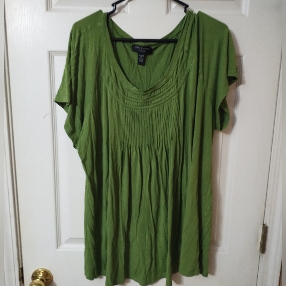 Cable & Gauge Green Pleated Tunic